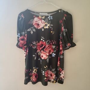 Reborn J Floral Top Size M NWOT